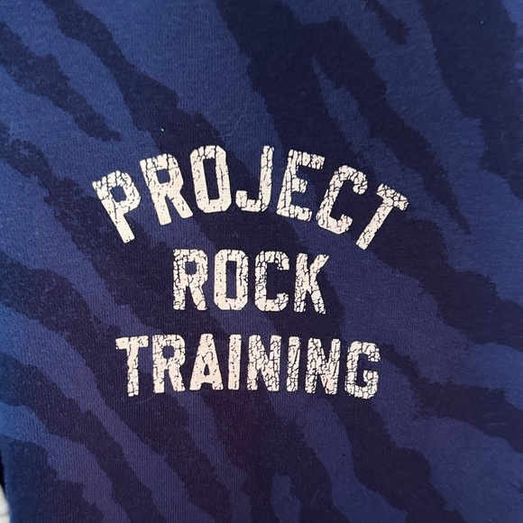 UNDER ARMOUR PROJECT ROCK SLEEVELESS HOODIE - Picture 4 of 6